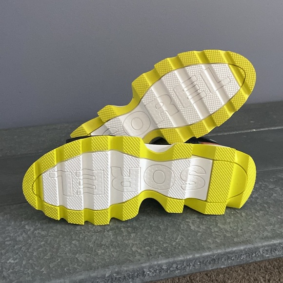 NEW SOREL KINETIC IMPACT SANDAL - Picture 4 of 7